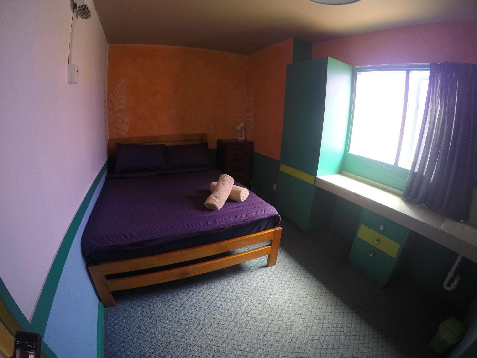 The Duke Hostel Greymouth Exterior foto A room at the hostel